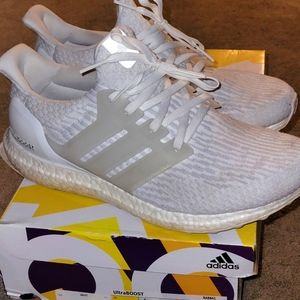 UltraBoost Adidas Men's size 10